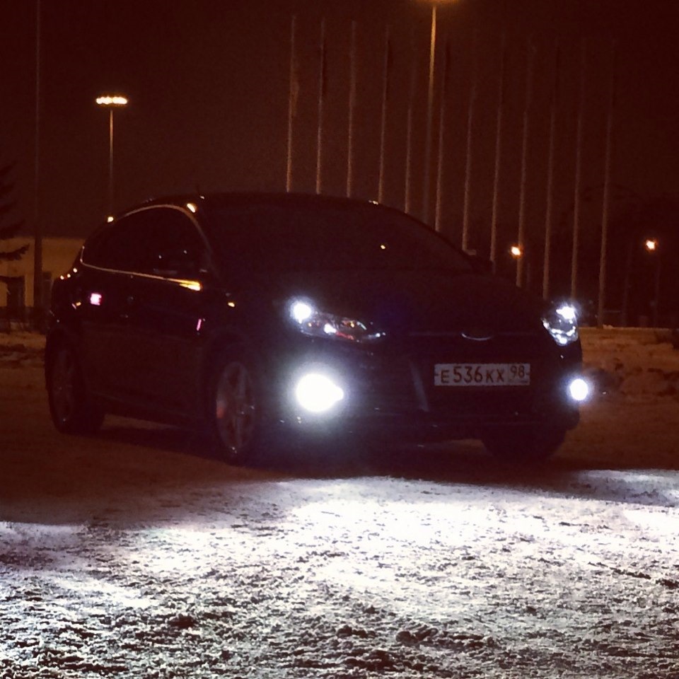 Ксенон в туманках и обрезал антенну штатную. — Ford Focus Hatchback III ...