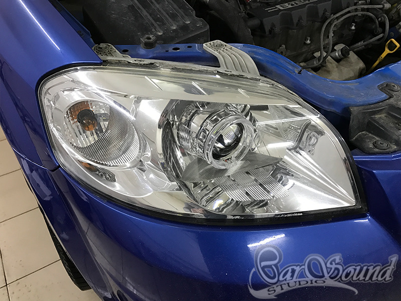 Установка билинз и ангельских глазок в CHEVROLET Aveo — Carsound на DRIVE2