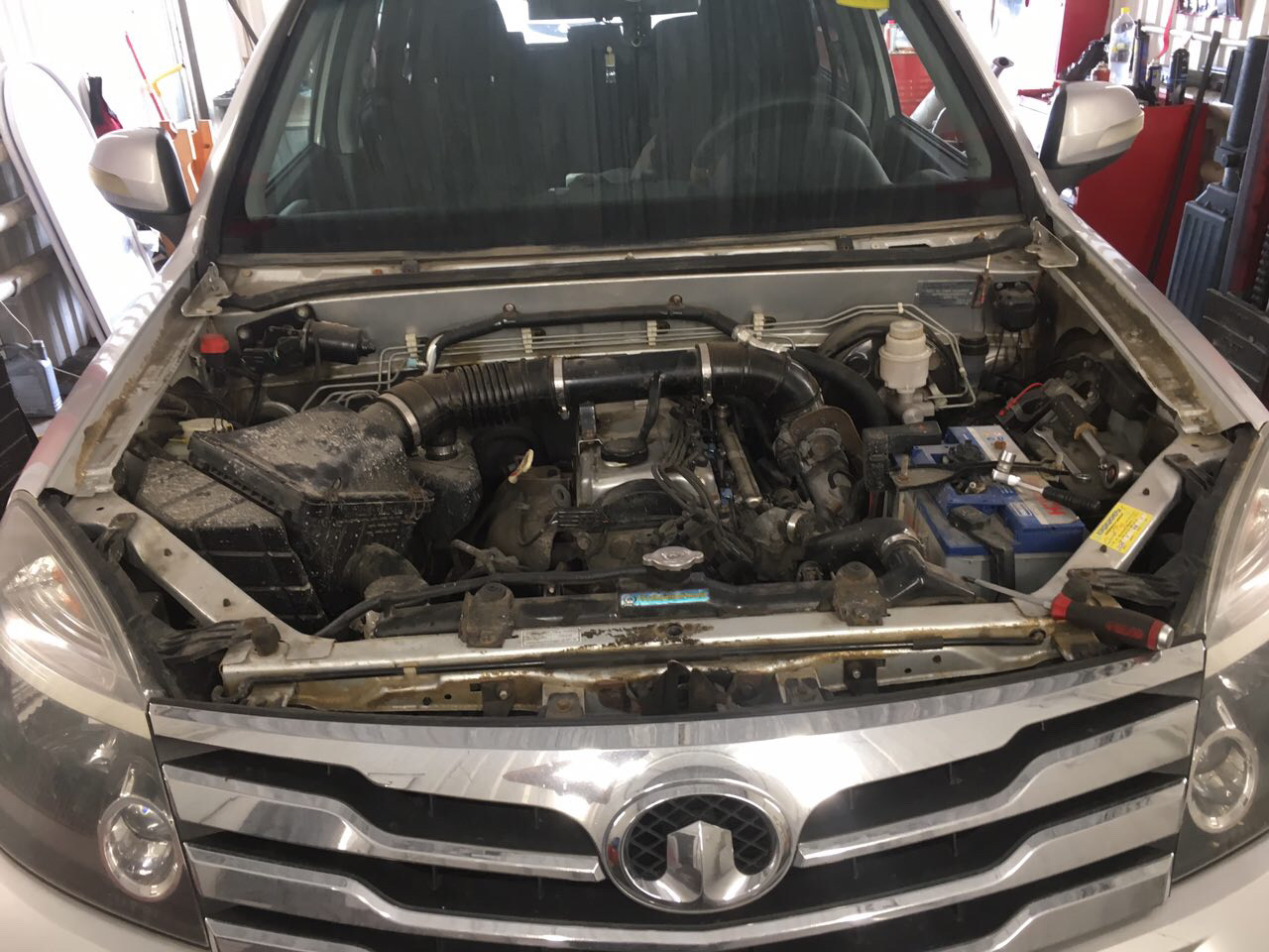 Замена трубки кондиционера и трапеции стеклоочистителя GreatWall Hover ...