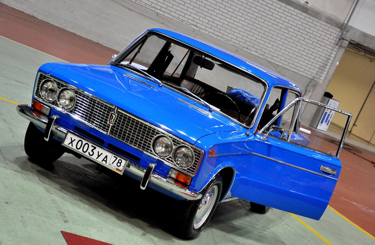 Больше классику. Жигули 2103 голубая волна. Lada Finland. Машина х 003 уа 78 синего цвета.