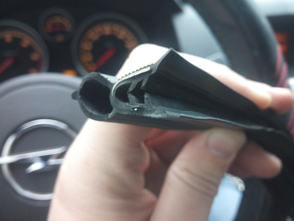 Уплотнитель капота от Ваза — Opel Astra H, 1,3 л, 2007 года ...