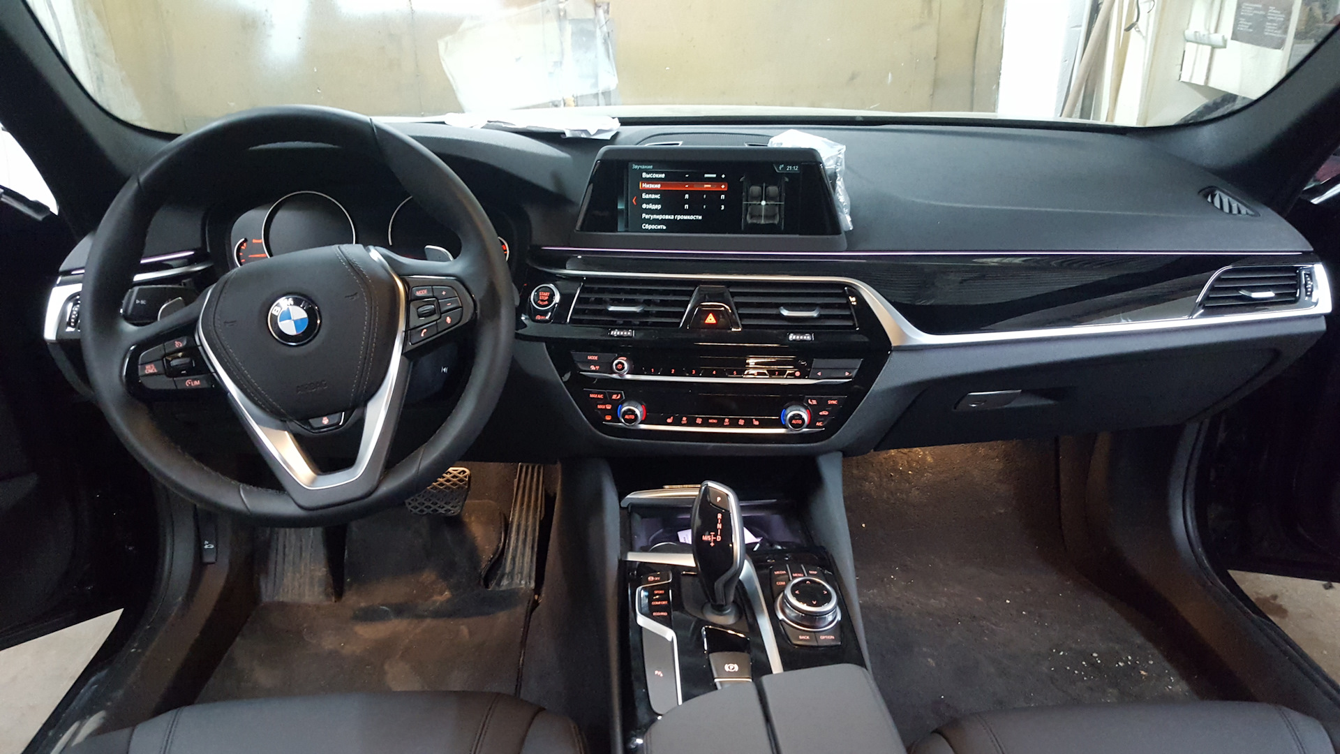 Что за кнопка off рядом с парктроником bmw 520d g30