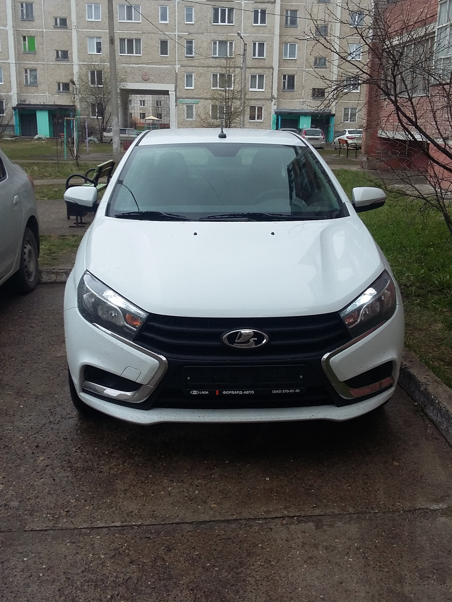Светодиоды в ДХО и чехол на ключ. — Lada Vesta (1G), 1,6 л, 2017 года ...