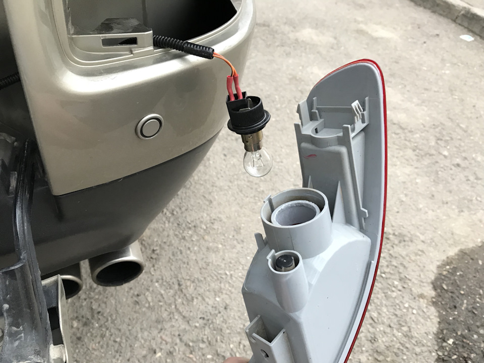 Подключение правого заднего ПТФ — Mitsubishi Outlander XL, 3 л, 2007 ...