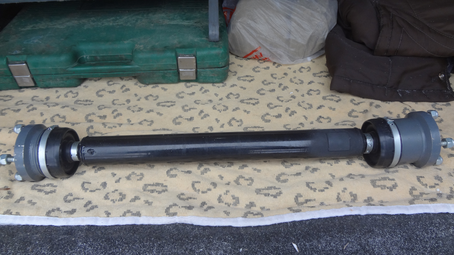 кардан переднего моста нива шевроле. шевроле нива передний кардан шрусовый. шрусовый кардан на ниву 21213. шрус карданный нива шевроле. шрусовый кардан на ниву серп и молот.