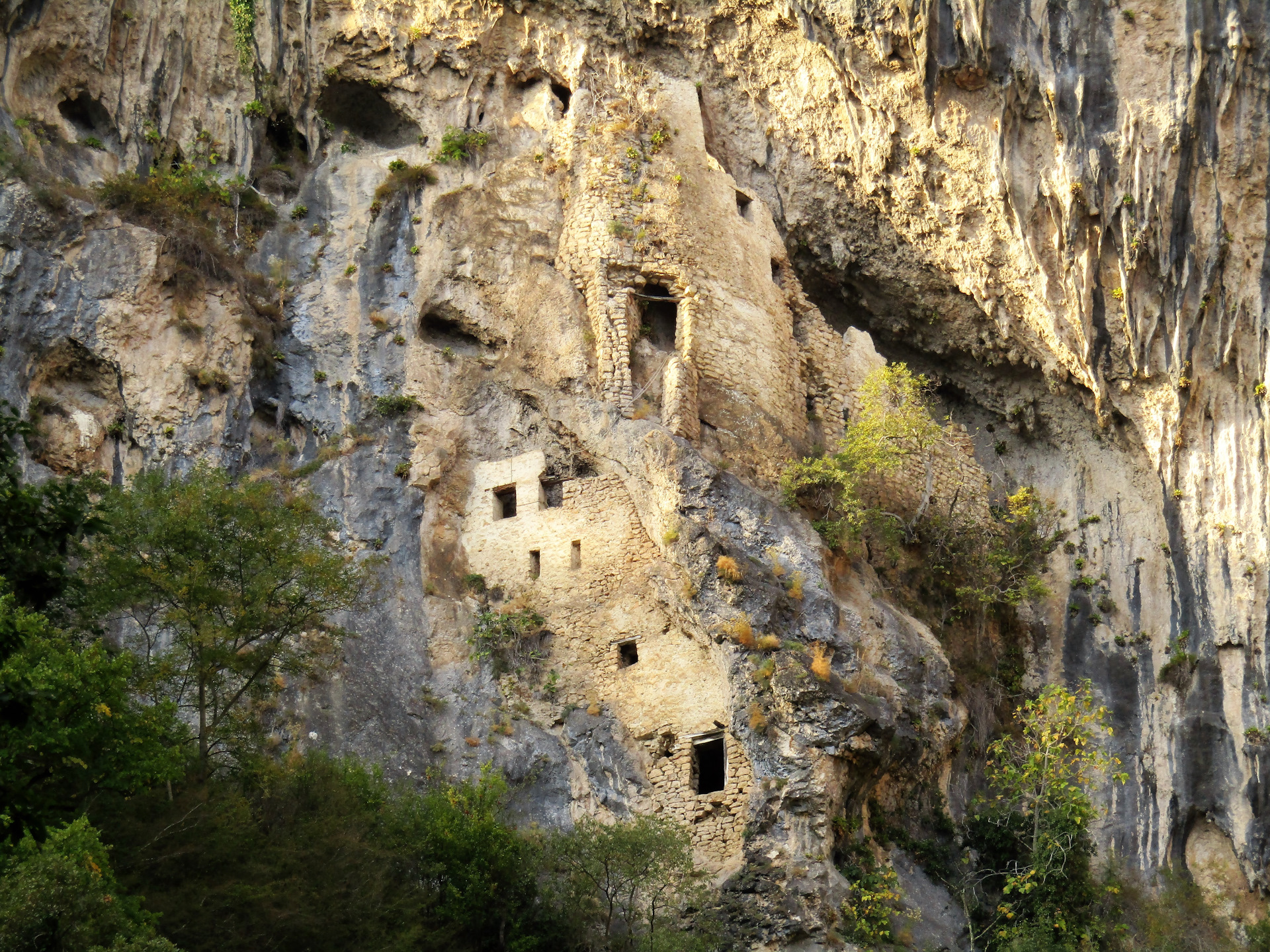Скальный монастырь в Абхазии