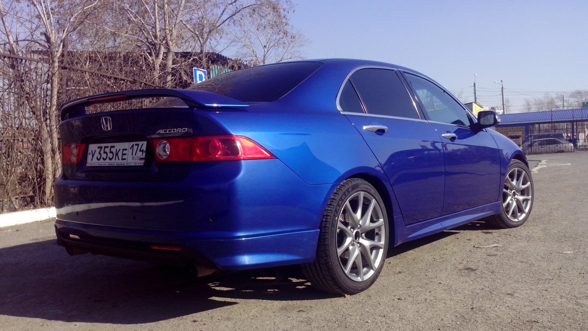 Honda accord 7 размер. Accord 7 r18 от 8. Accord 8 синий 18 диски. Accord 8 r18 синий. Accord 8 на r18 от Mazda.