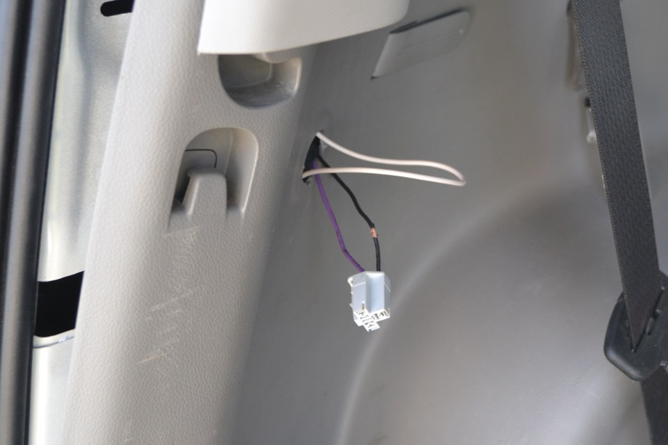 выключатель освещения багажника