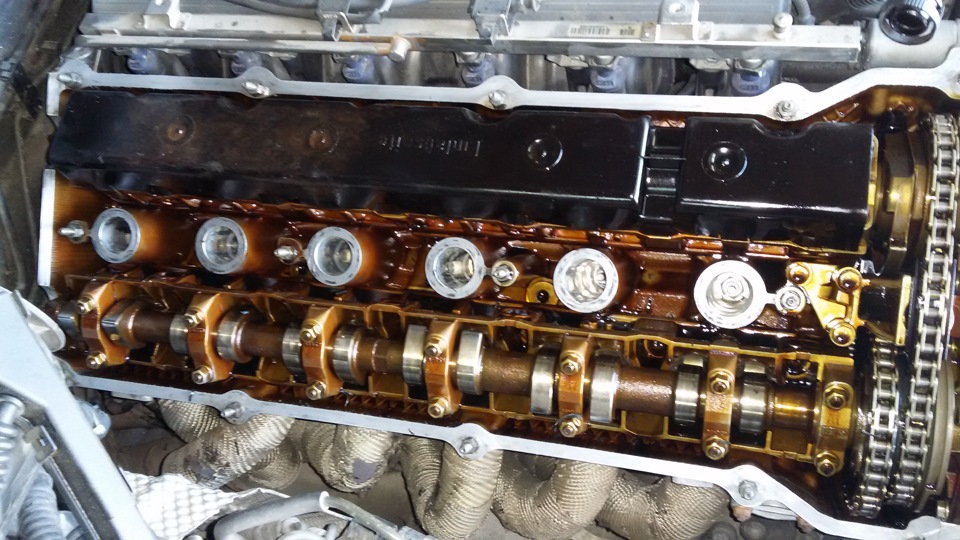 Замена масла, фильтра и прокладки под клапанной крышкой. — BMW 5 series ...