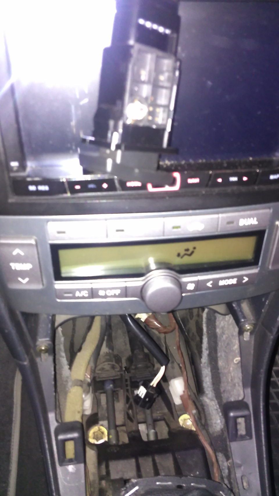 Фото в бортжурнале Toyota Avensis II