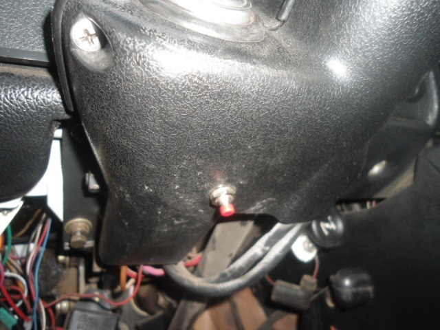 Открывание багажника с пульта или с кнопки — Lada 2106, 1,6 л, 2005 ...