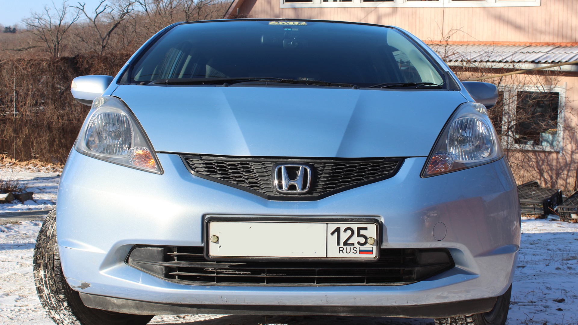 Honda fit рестайлинг. Хонда фит 2009г. Хонда фит 2009 с мухобойкой. Хонда фит 2009 рейлинги. Фит Рестайлинг 1.