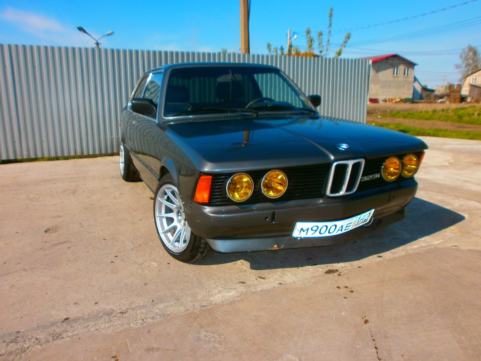 Фото в бортжурнале BMW 3 series (E21). Запчасти на фото: 1190018