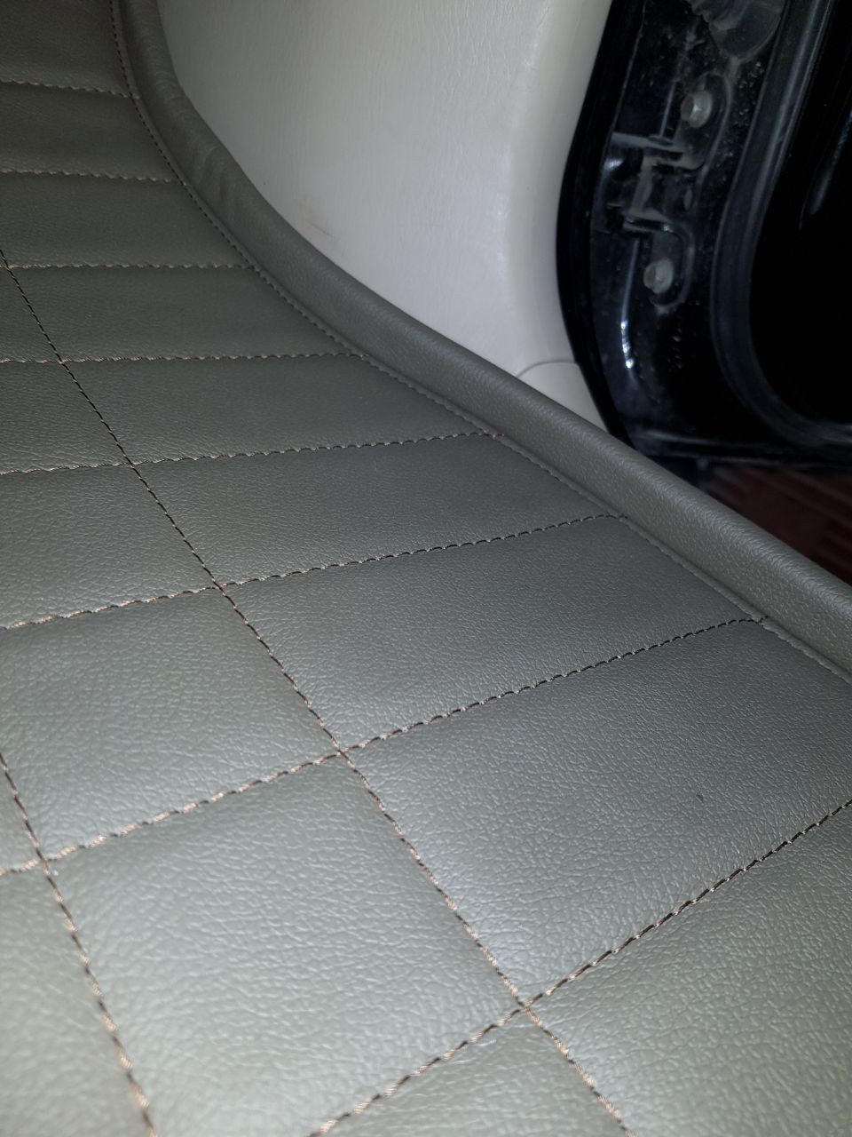 Специальный пошив ковриков из эко кожи. — Toyota Land Cruiser 100, 4,2 ...