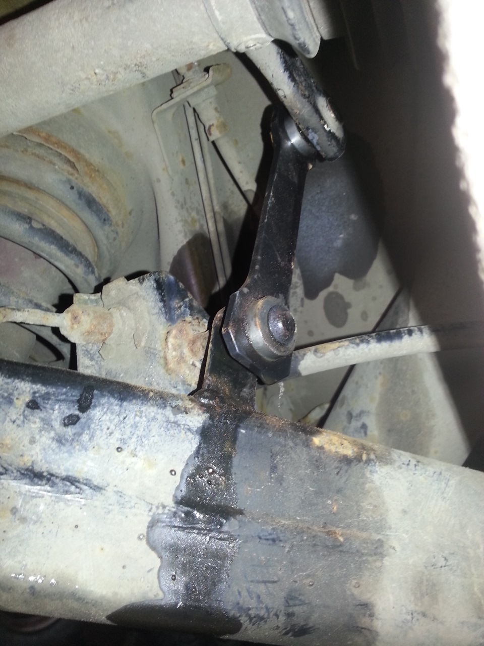 Замена стоек и втулок стабилизатора — Ford Scorpio II, 2,3 л, 1997 года ...