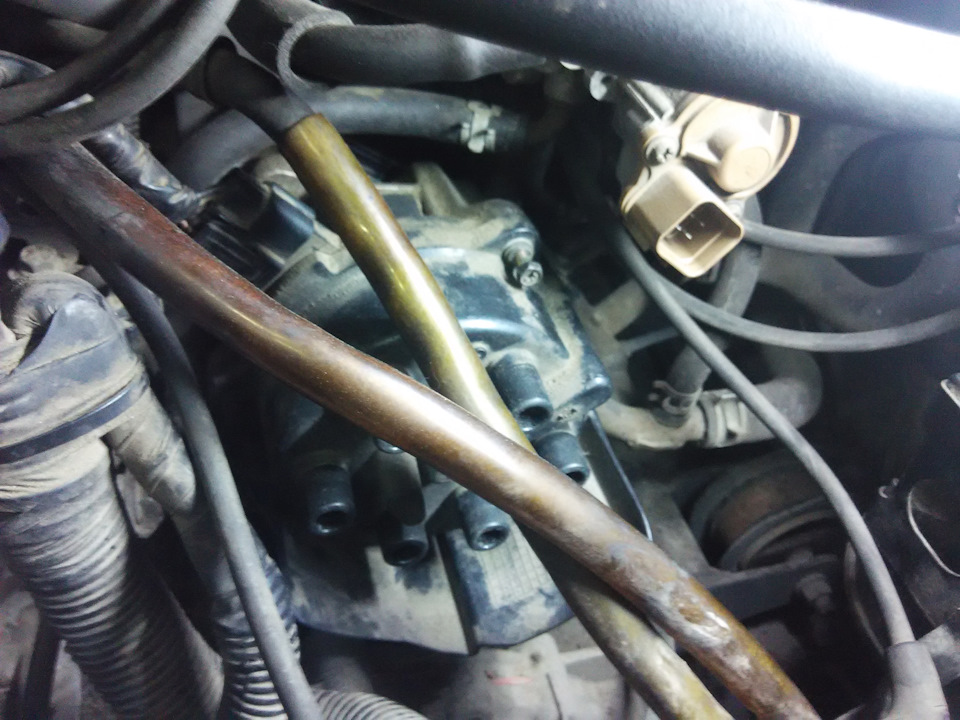 Уголёк в крышке трамблера — Mitsubishi Galant (8G), 2,5 л, 1997 года ...