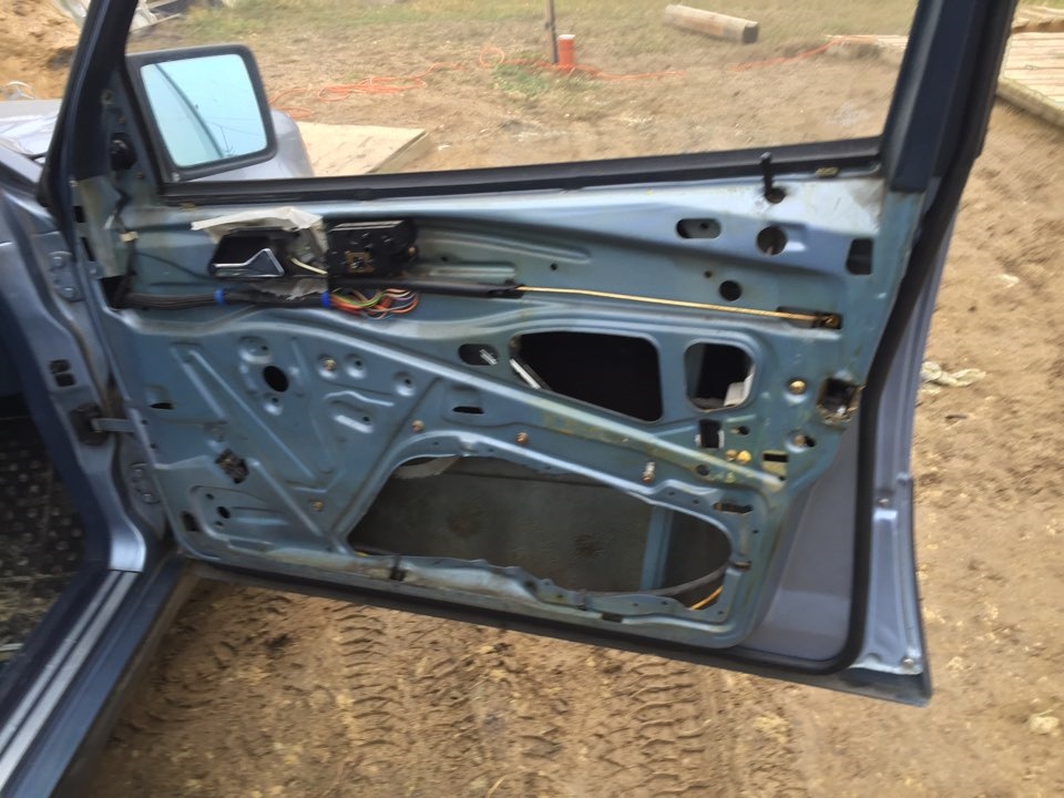 Сломался стеклоподъемник — Mercedes-Benz E-class (W124), 2,6 л, 1992 ...