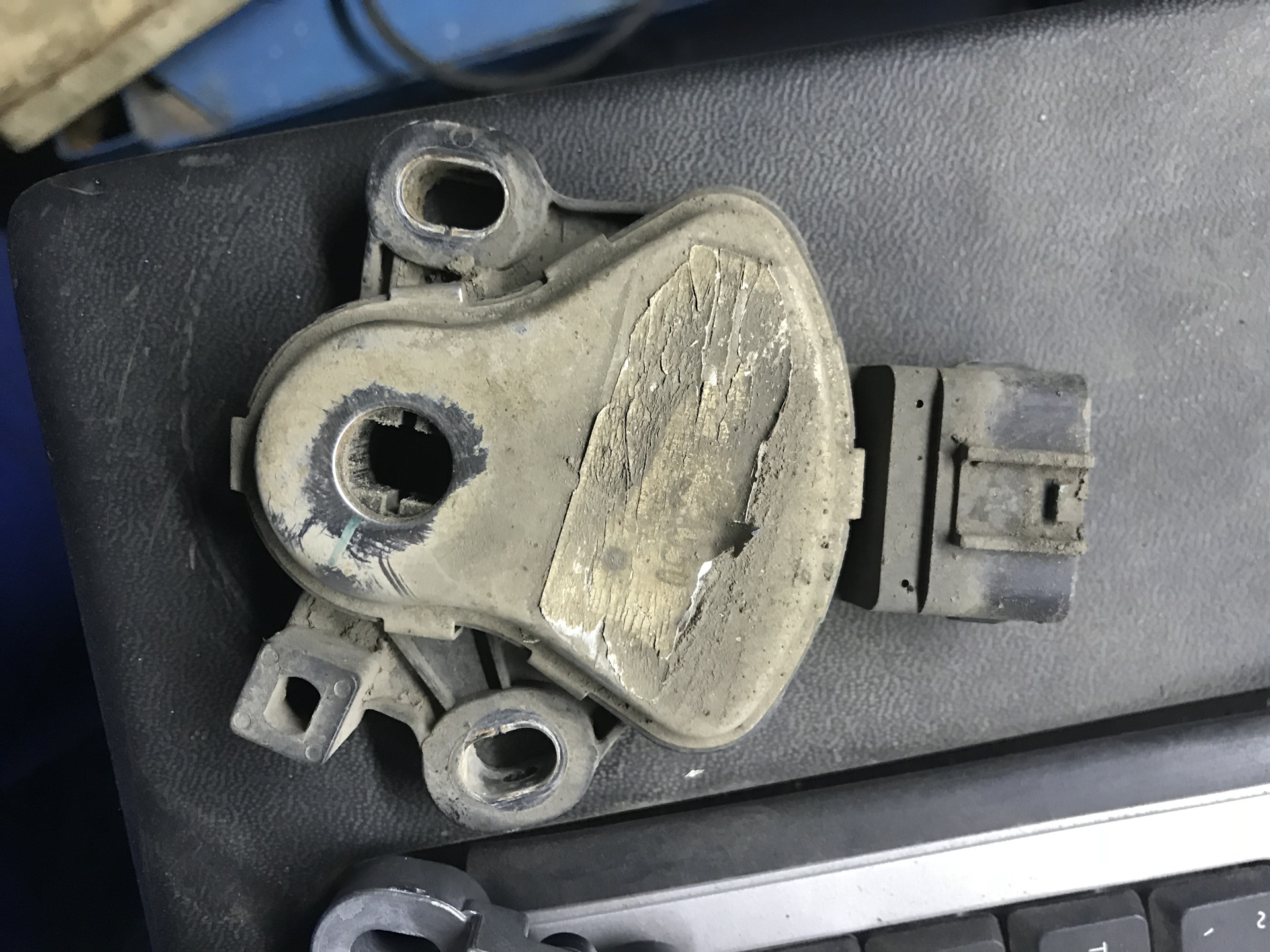 Датчик положения селектора акпп toyota rav4 2011. Датчик положения коробки toyota tundra. 6. Датчик акпп рио 2007. Датчик селектора акпп акцент.