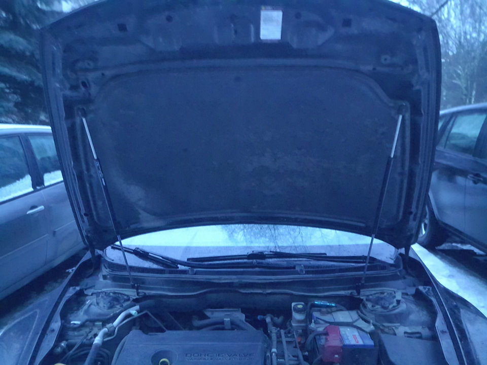 Газовые упоры капота — Mazda 6 (2G) GH, 2 л, 2008 года | своими руками ...
