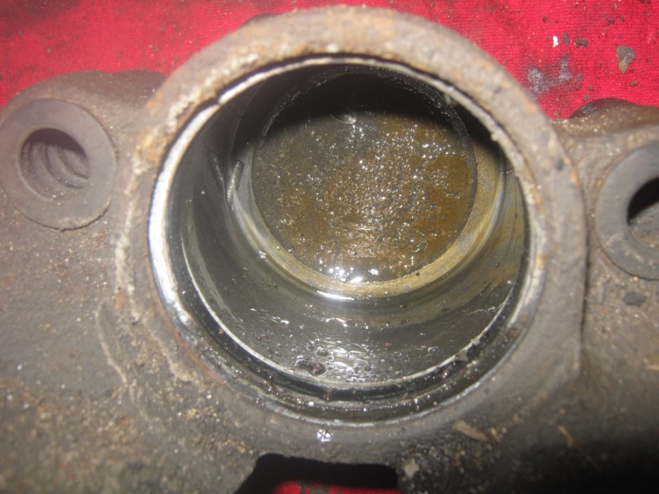 c2fe8s 960 Как выдавить поршень тормозного суппорта