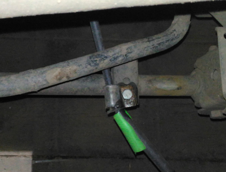 Если вдруг порвался трос ручника или быстроремонт стоимостью в 500 ...