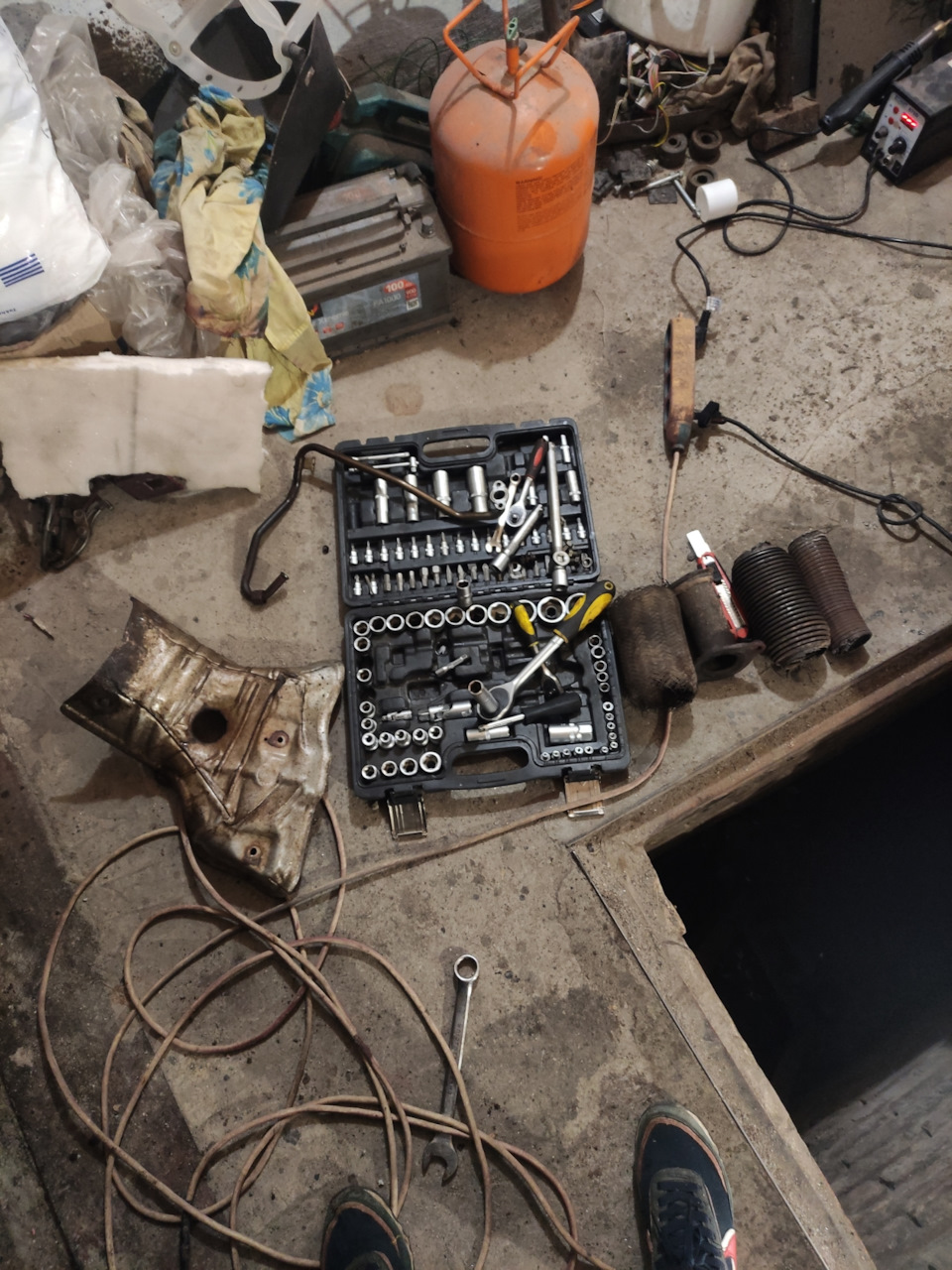 Теплозащиту вытягивали через верх. — Mazda 3 (1G) BK