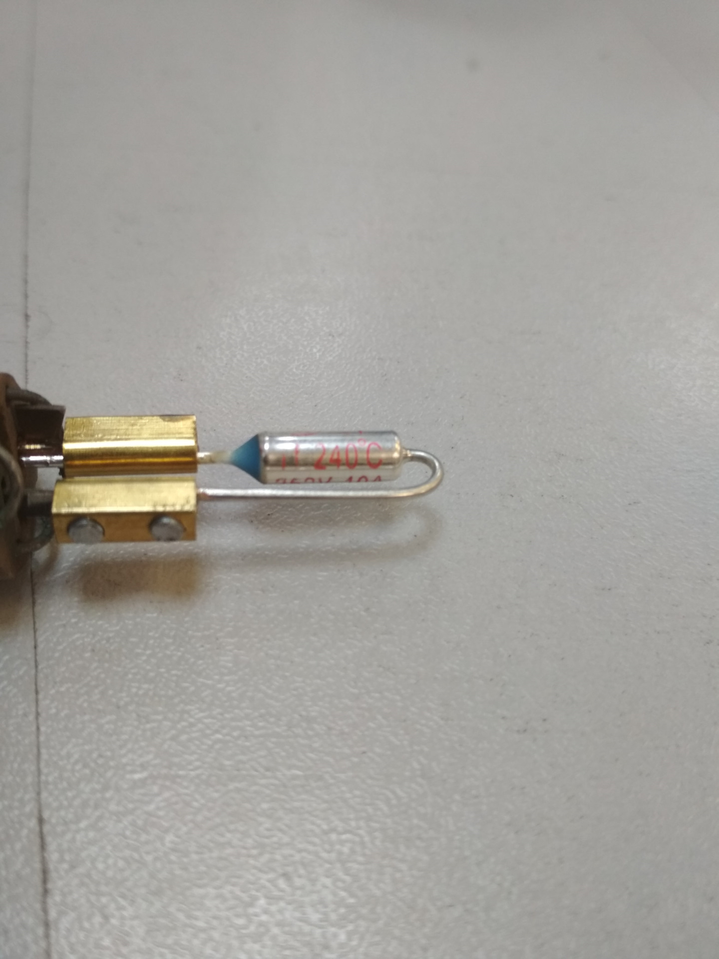 Самодельный резистор. Неисправности резисторов. Как самодельно сделать ножку на масляную радиатор 220 вольтную.