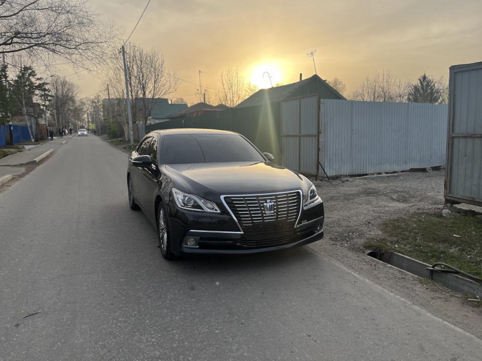 Тонировка в круг . — Toyota Crown (S210), 2,5 л, 2014 года | тюнинг ...