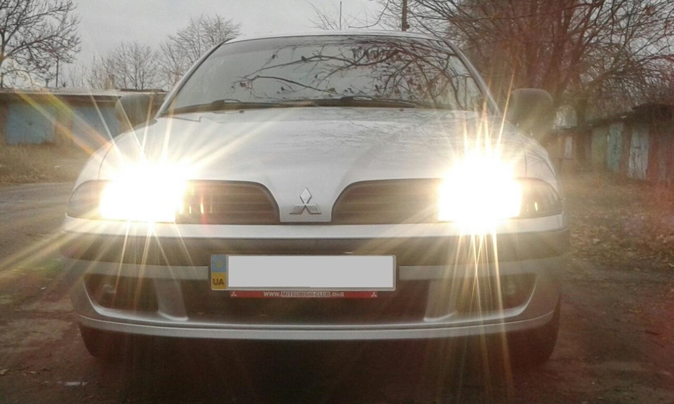 Еще до установки билинз… — Mitsubishi Carisma