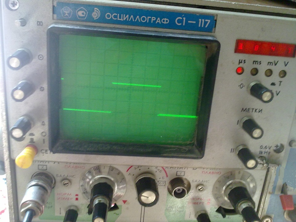 поиск неисправностей осциллографом. осциллограф с1-94 делитель на 300 в. осциллограф в больнице. осциллограмма электромагнитной форсунки дизеля. тест кварц на осциллограф.