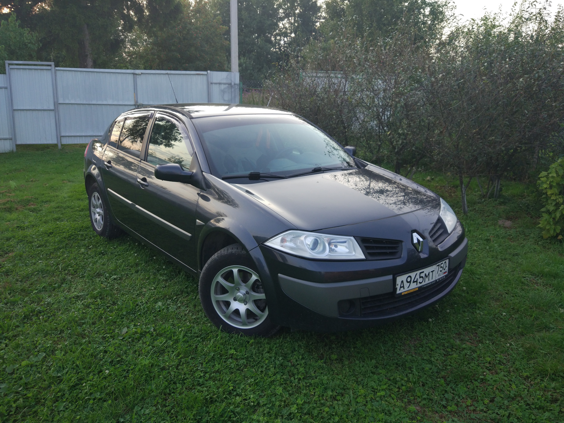 Renault megane 2 рестайлинг. Рено Меган 2007 Рестайлинг. Renault Megane 1.6 МТ, 2006. Рено Меган 2 хэтчбек. Рено Меган 1 универсал 1.6.