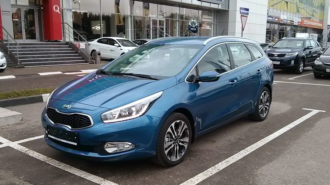 Купить б/у Kia Ceed II 1.6 AT (129 л.с.) бензин автомат в Санкт-Петербурге: сини
