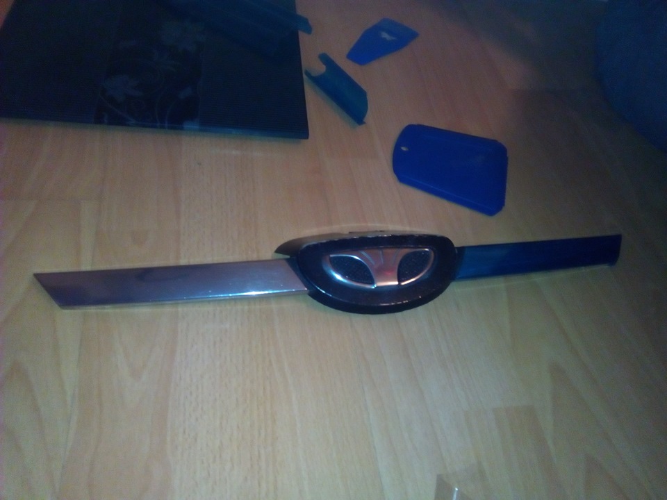 Оклейка решетки радиатора пленкой — Daewoo Nexia (N150), 2012 года ...