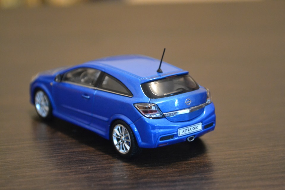 Модели синего. Модель Opel Astra h 1:43. Opel Astra h 2006 игрушечная модель. Opel Astra Coupe 1/43 Arden Blue. Opel Astra Coupe 1/43.