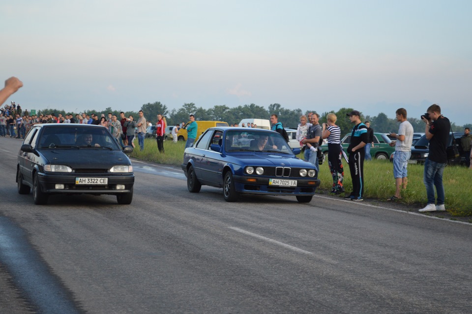 V item drag racing. ВАЗ 2107 на драгрейсенге. Лада 2107 драг рейсинг. Драг рейсинг Батайск 2004. Драг рейсинг Пискунова Александра.