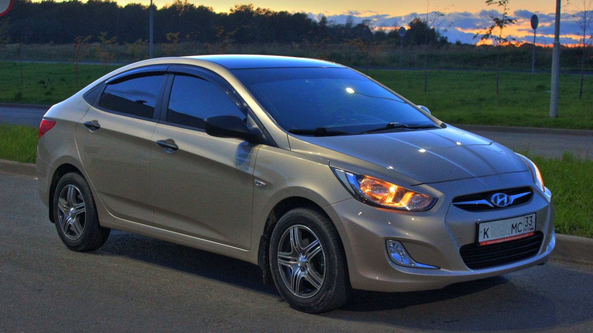 Hyundai Solaris Beige