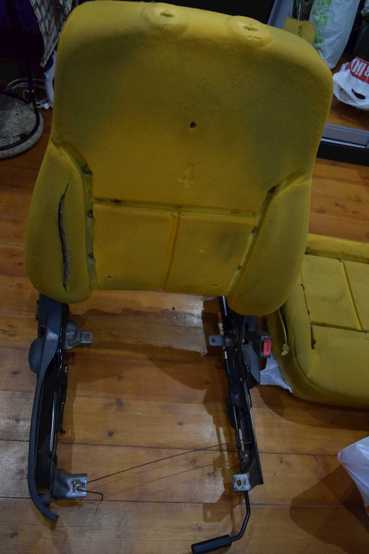 Передние сиденья СКМ-4