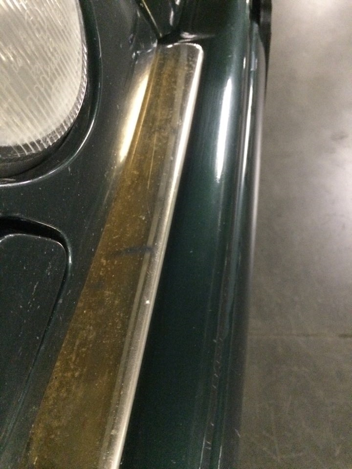 полировка молдингов — Mercedes-Benz E-class (W210), 2,8 л, 1997 года ...