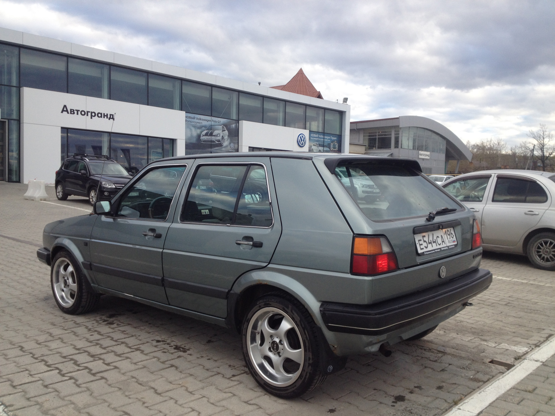 Hella Red Black Golf 2 Купить