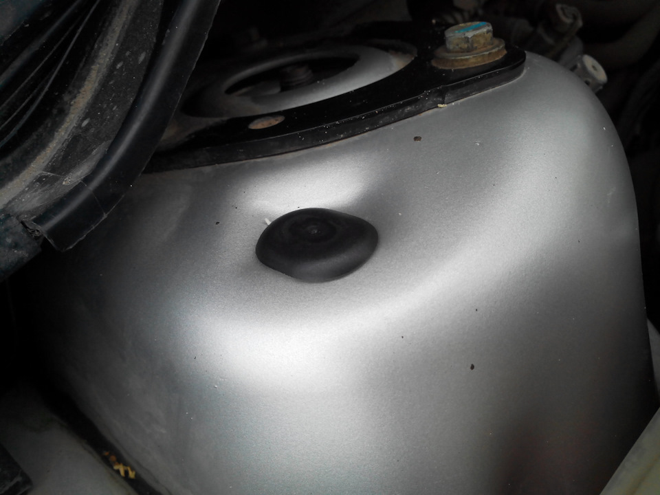 Клипсы в передние стаканы — Ford Focus Sedan II, 1,8 л, 2010 года ...
