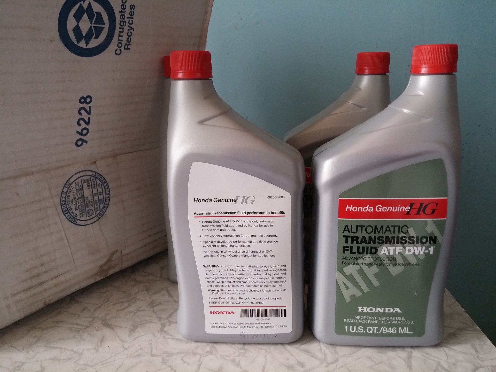 Масло хонда иллюзион. Honda ATF DW-1. Масло ATF dw1 Honda. Automatic transmission Fluid ATF dw1 Honda. Масло Honda dw1.