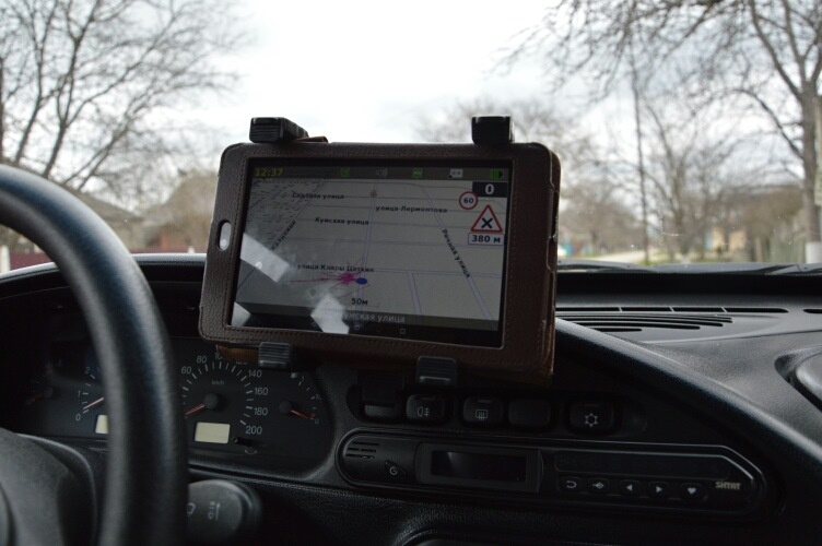 Магнитола для шевроле нива с экраном андроид. Магнитола в ниву тревел. Штатная магнитола нива шевроле 2020. Ммс niva travel распиновка. Нива тревел как установить навигатор.