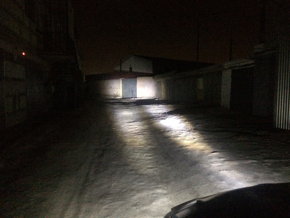 Одни прожектора — Toyota Corolla (120)