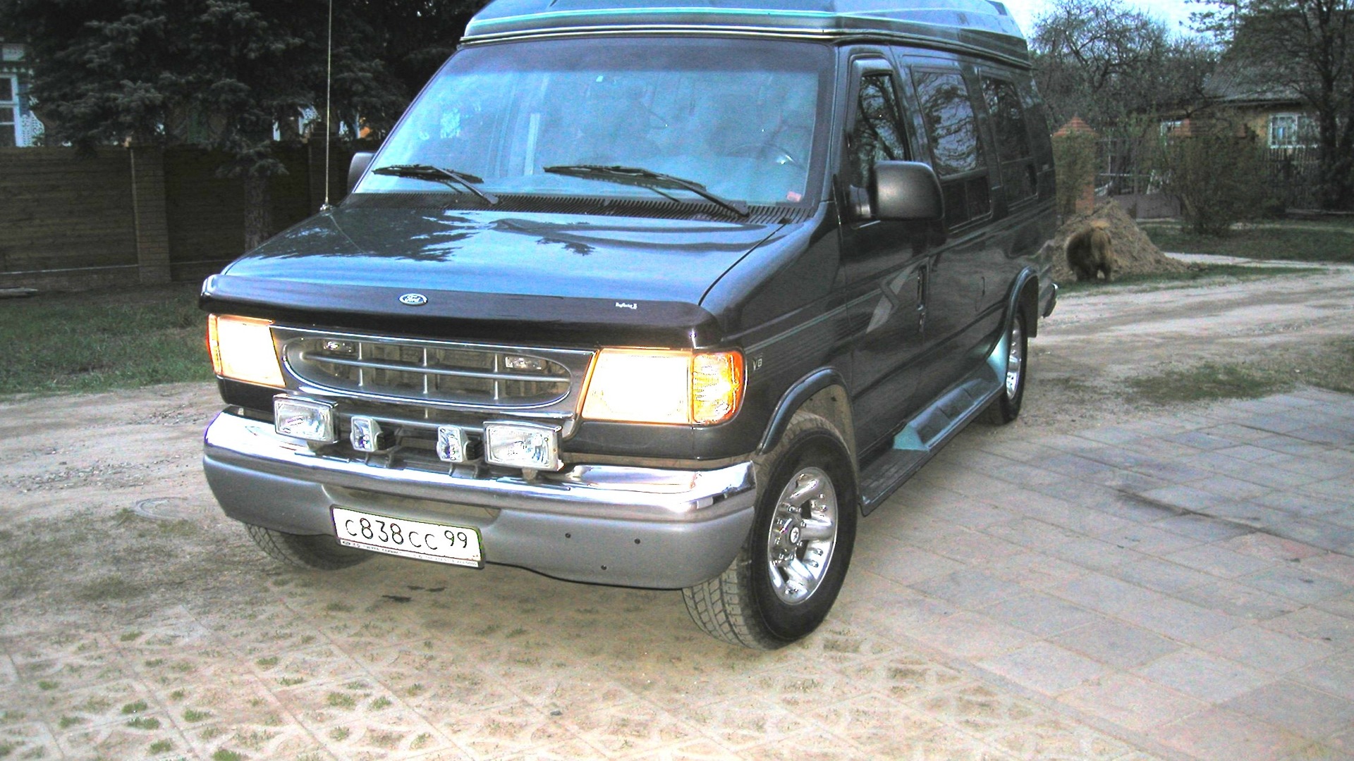 Ford e Series Salon