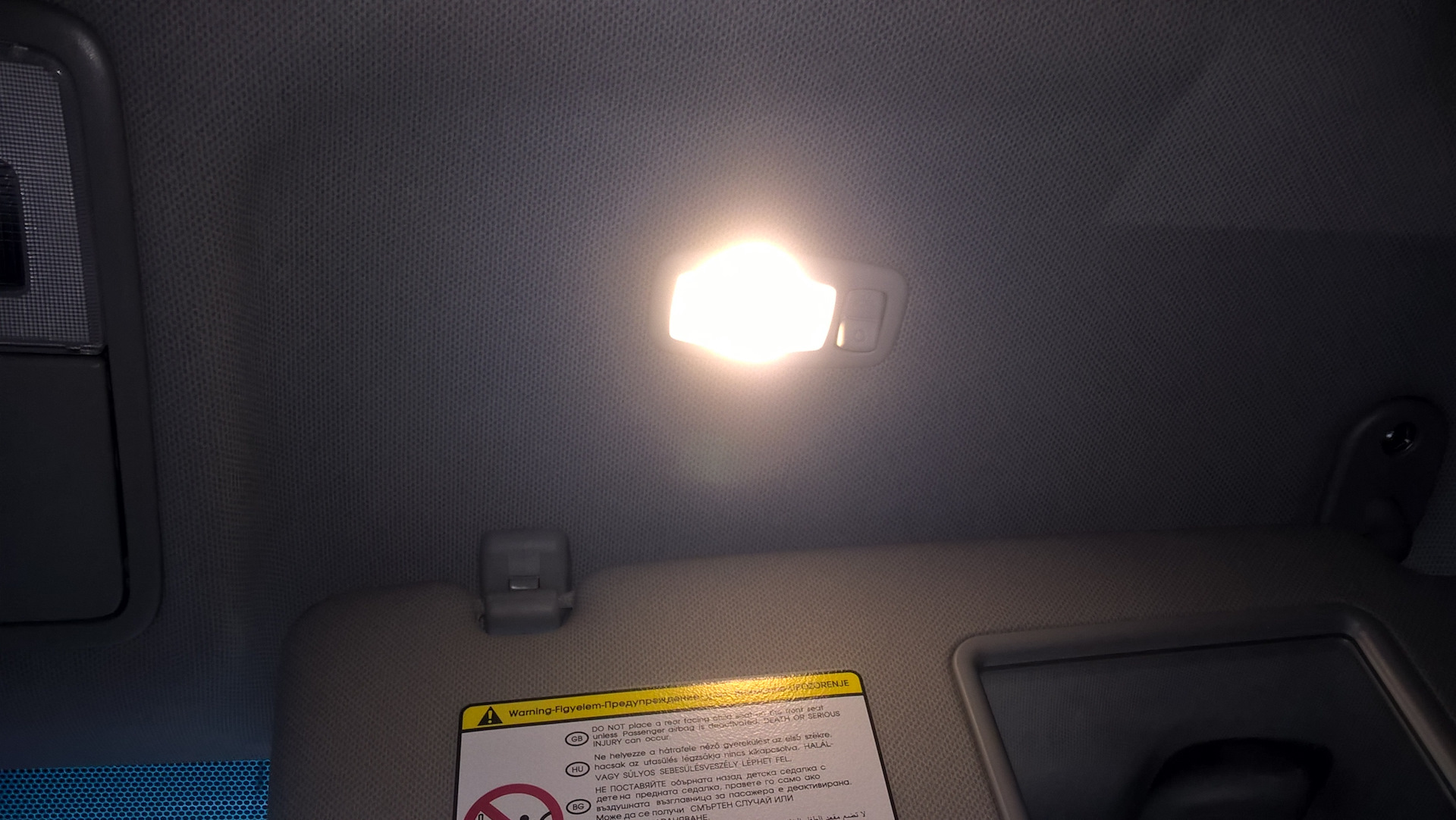 Установка оригинальных плафонов в потолок (подсветка козырьков/зеркал ...