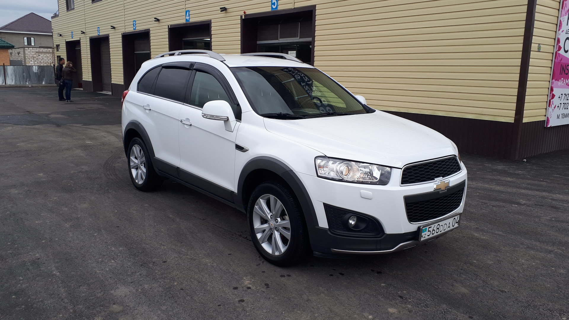 Каптива 2.4 бензин. Chevrolet Captiva белая. Шевроле Каптива 2015 белая. Шевроле Каптива 2013 белый. Белая Шевроле Каптива с140.