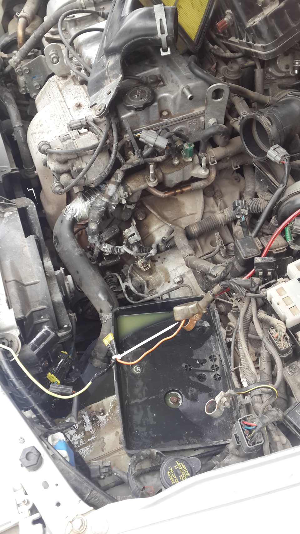 Лопнул верхний патрубок радиатора. — Mazda 626 IV (GE), 2 л, 1992 года ...