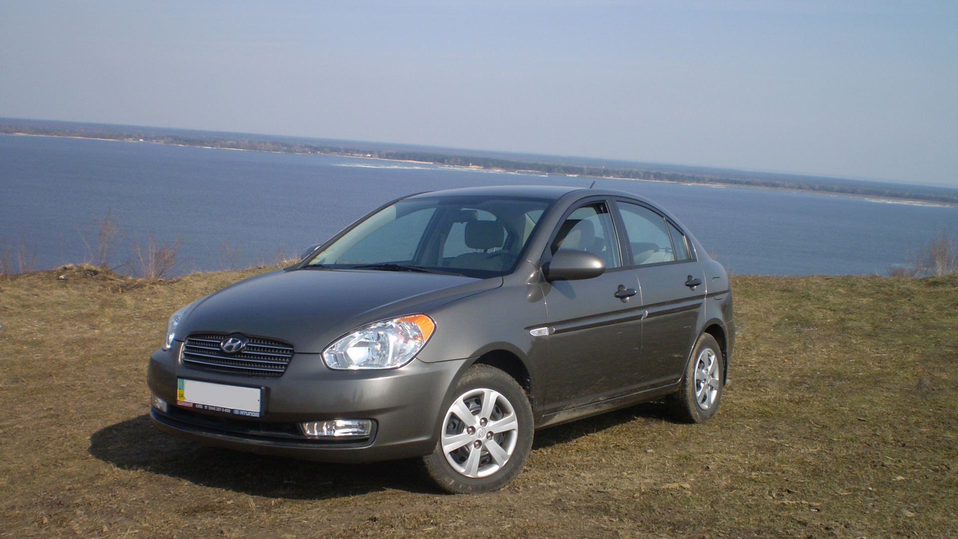 Верна ru. Хёндай верна 2005 года. Хундай верна 1999г. Хендай верна фотографии. Hyundai Verna в реке.