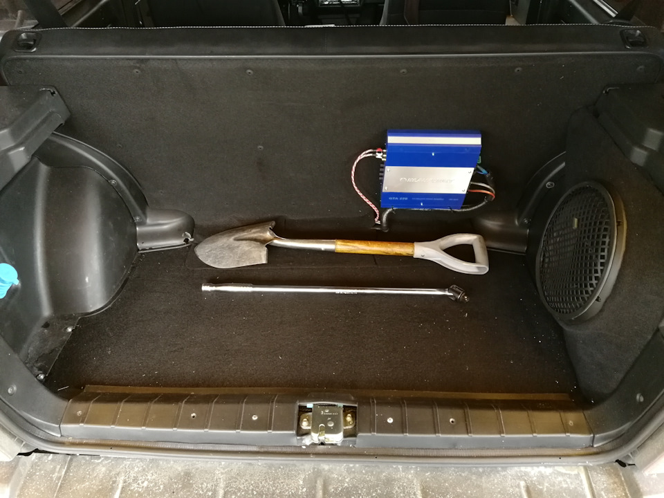 Места проверенной лопате и усиленному балоннику не нашлось, но есть реализованная задумка)))) Но об этом не здесь — Lada 4x4 3D