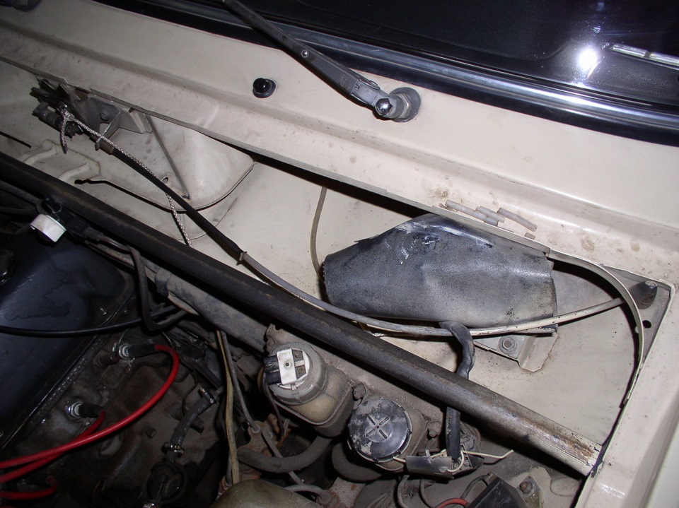 Ремонт тросика открывания капота — Lada 21013, 1,2 л, 1984 года ...